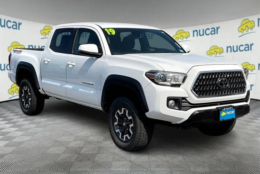 2019 Toyota Tacoma TRD Off-Road photo 1