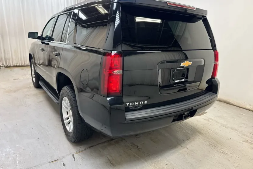 2017 Chevrolet Tahoe LT photo 1