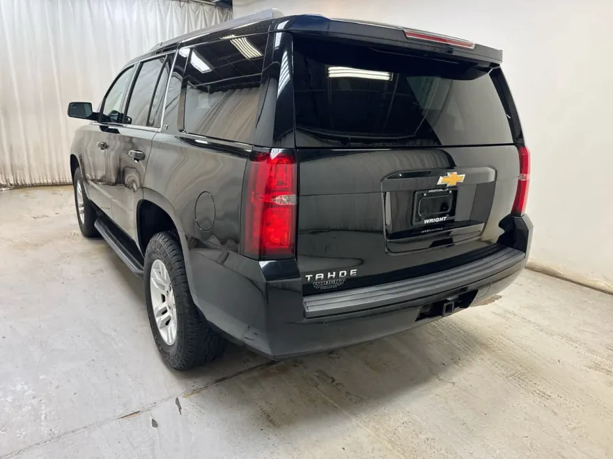 2017 Chevrolet Tahoe LT photo 1
