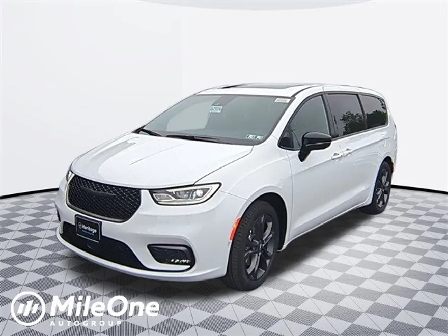 2026 Chrysler Pacifica photo 1