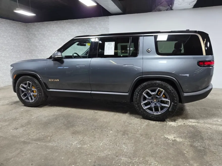2023 Rivian R1S Adventure photo 1