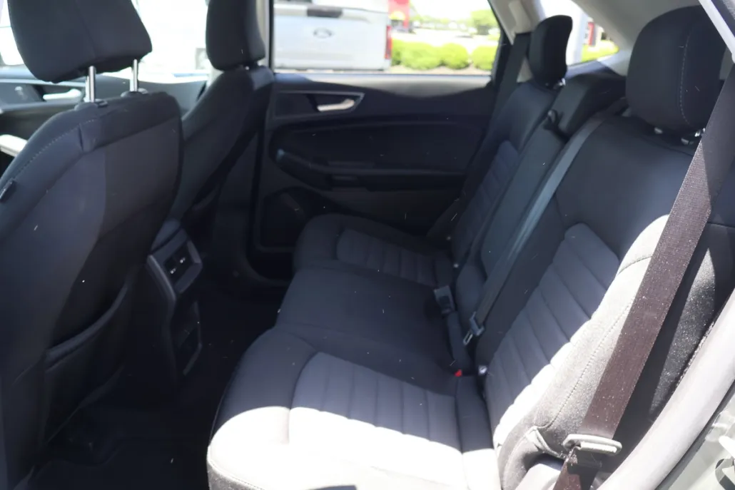 2024 Ford Edge SE photo 1