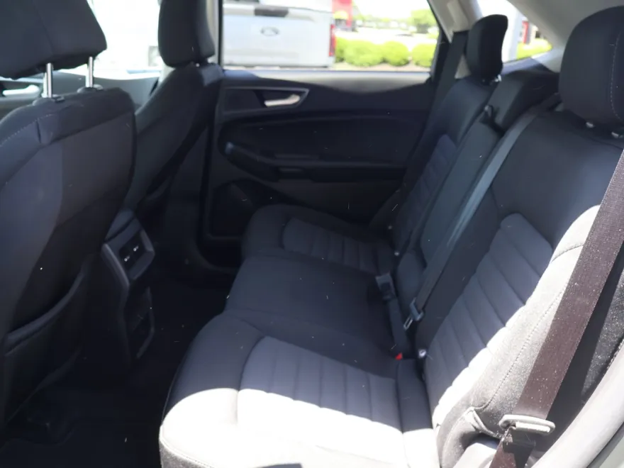 2024 Ford Edge SE photo 1