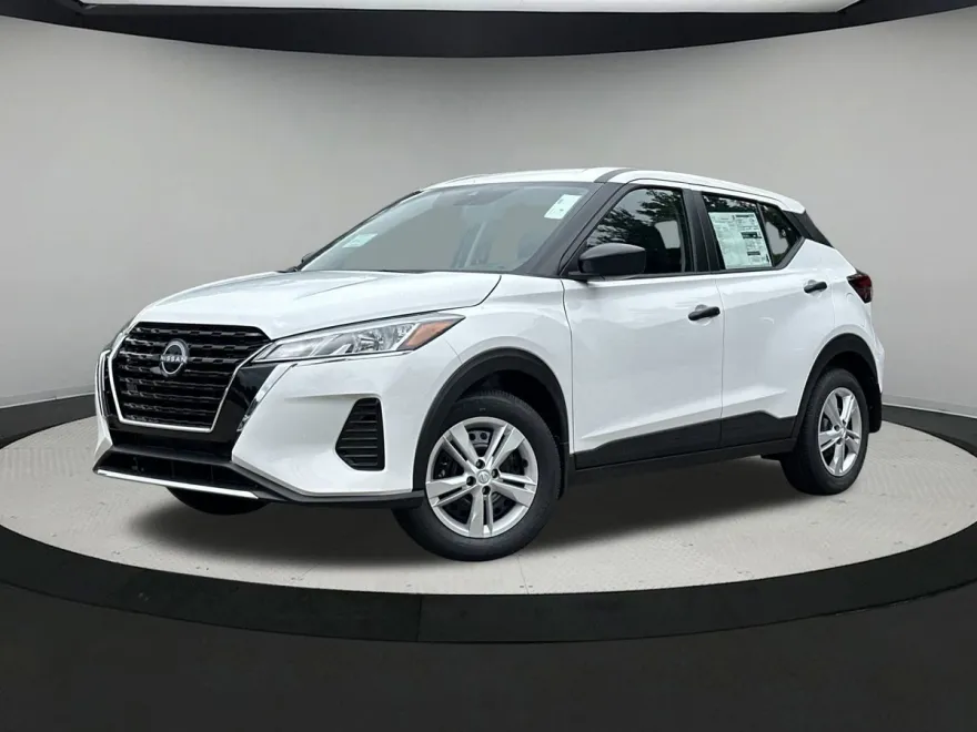 2025 Nissan Kicks Play S photo 1
