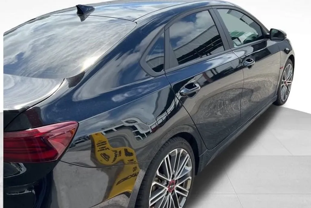2022 Kia Forte GT photo 1