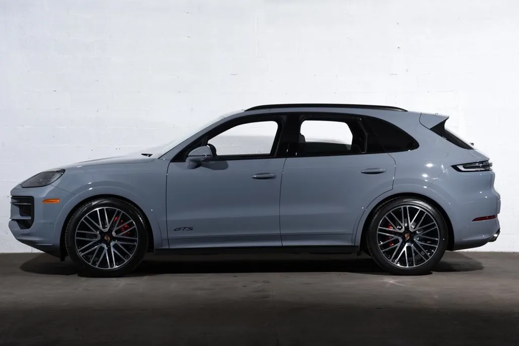 2026 Porsche Cayenne GTS photo 1