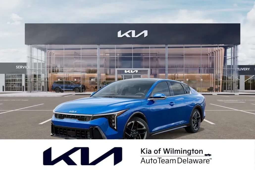2025 Kia K4 GT-Line photo 1