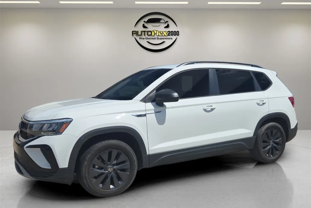 2022 Volkswagen Taos S photo 1
