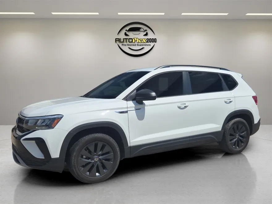 2022 Volkswagen Taos S photo 1