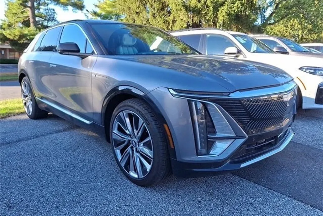 2023 Cadillac Lyriq Luxury photo 1
