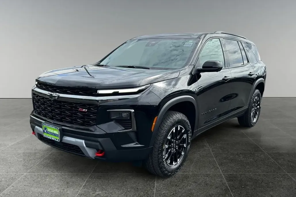 2026 Chevrolet Traverse Z71 photo 1