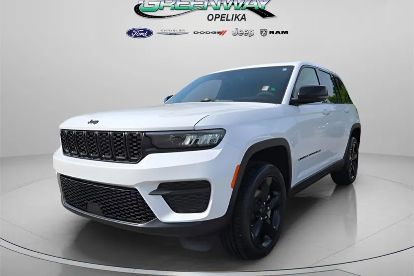 2025 Jeep Grand Cherokee Altitude photo 1