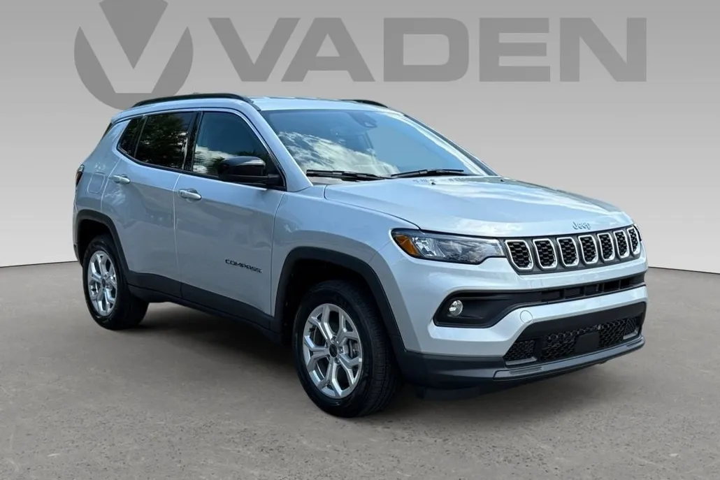 2025 Jeep Compass Latitude photo 1