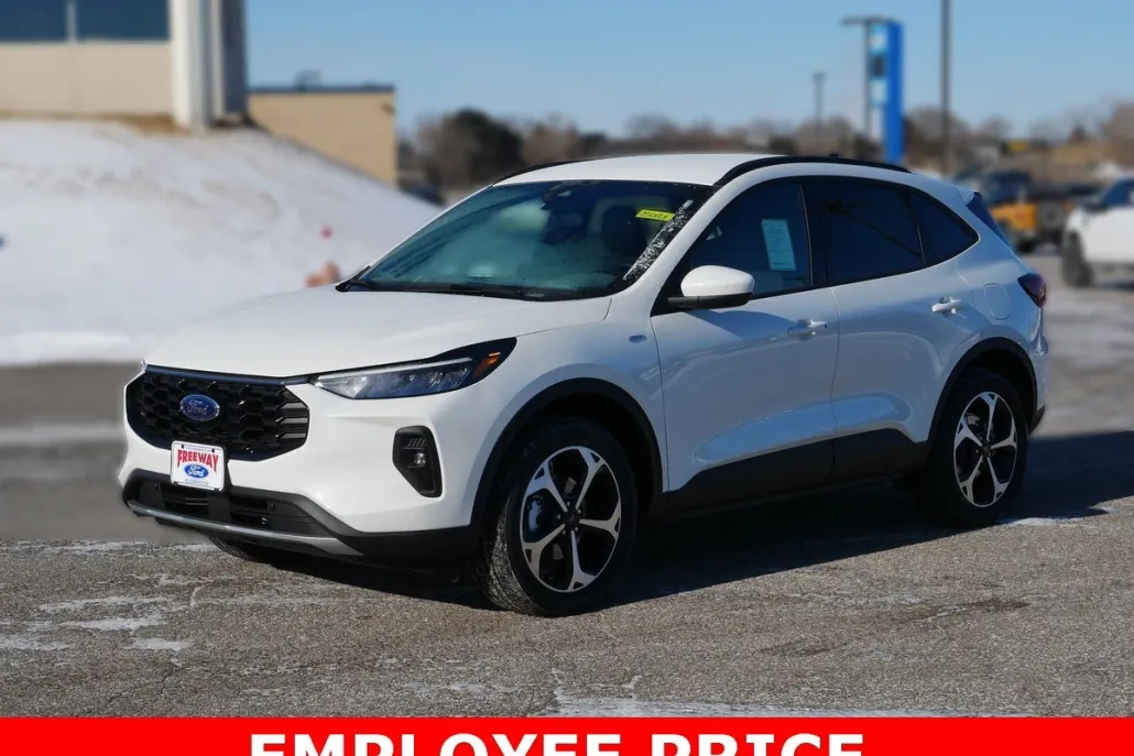 2025 Ford Escape Hybrid ST-Line Select photo 1