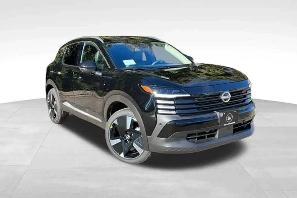 2025 Nissan Kicks SR photo 1