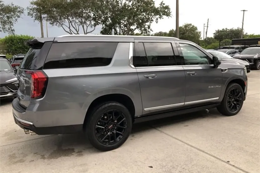 2022 Gmc Yukon XL Denali photo 1