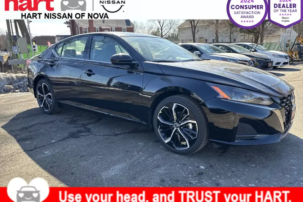 2025 Nissan Altima SR photo 1