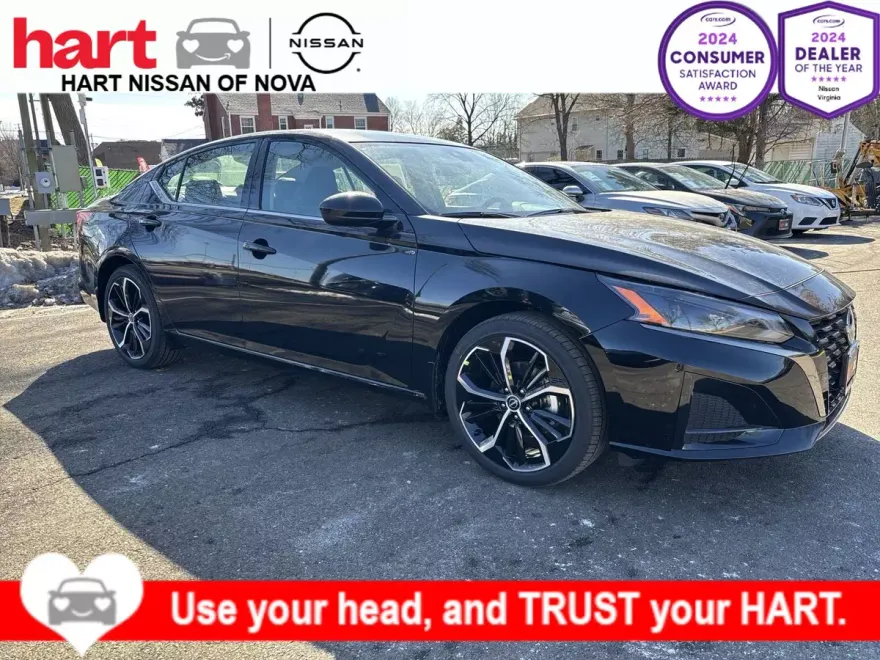 2025 Nissan Altima SR photo 1
