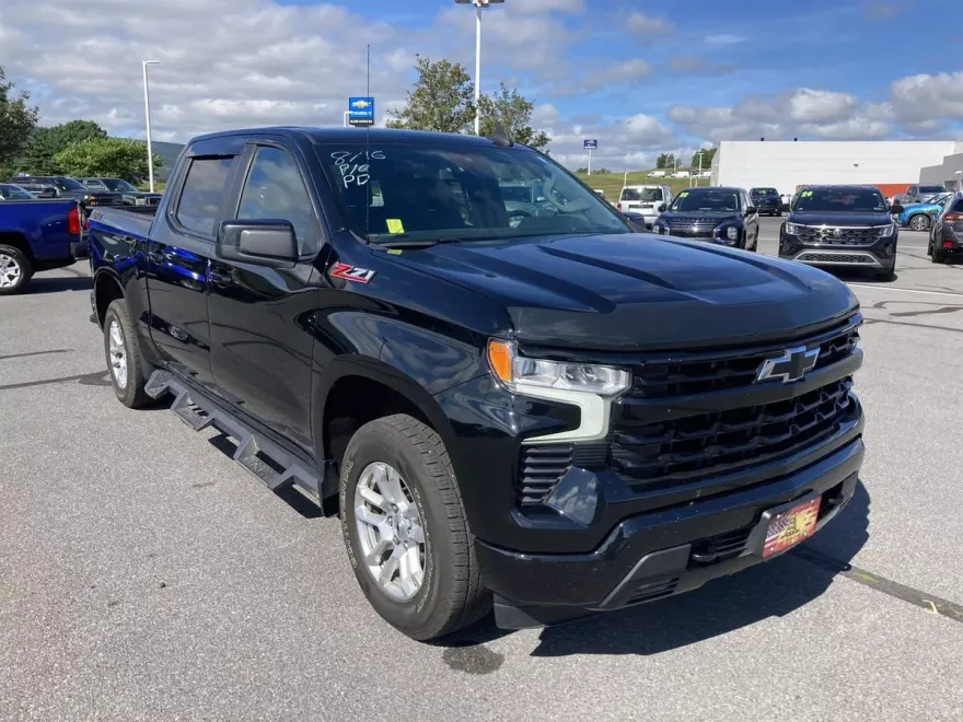 2022 Chevrolet Silverado 1500 RST photo 1