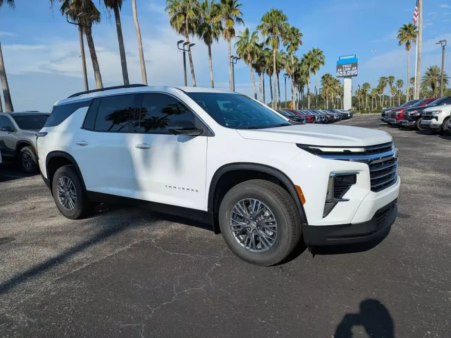 2026 Chevrolet Traverse photo 1