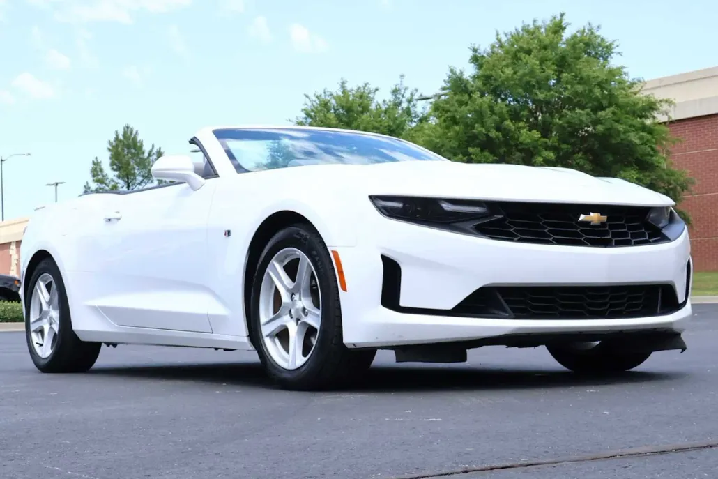 2023 Chevrolet Camaro 1LT photo 1