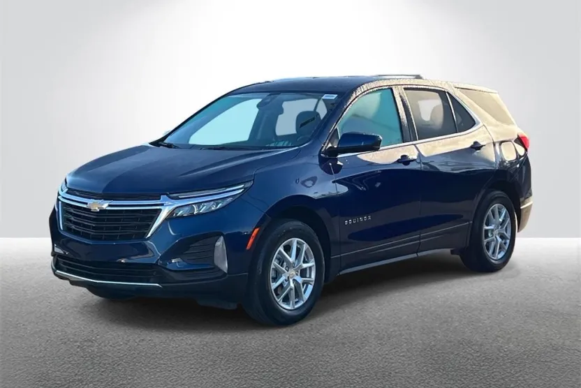 2022 Chevrolet Equinox LT photo 1