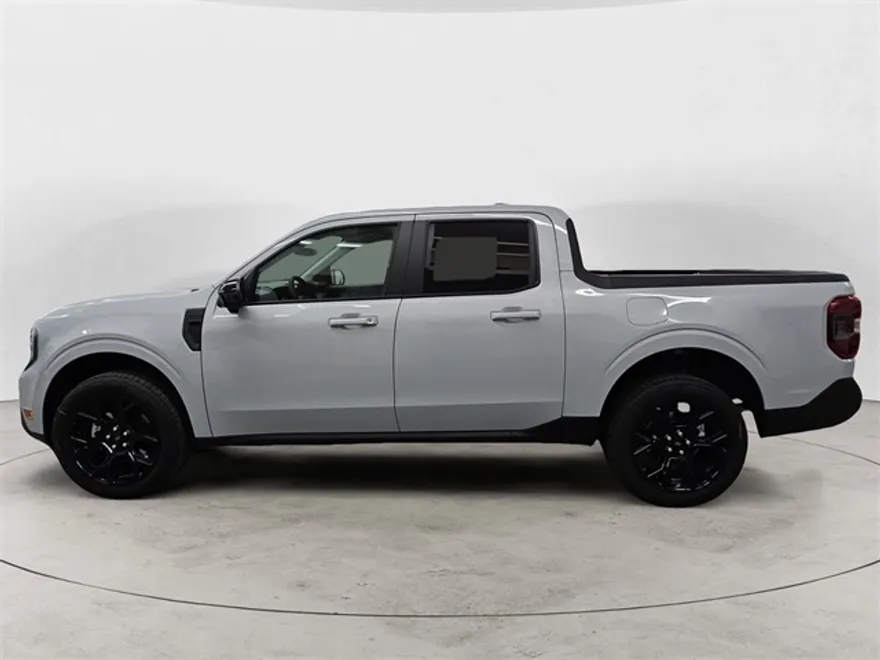 2025 Ford Maverick Lariat photo 1