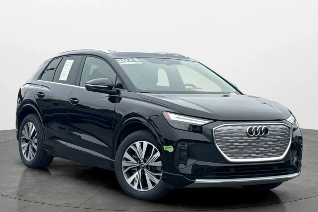 2023 Audi Q4 40 E-tron Premium Plus photo 1
