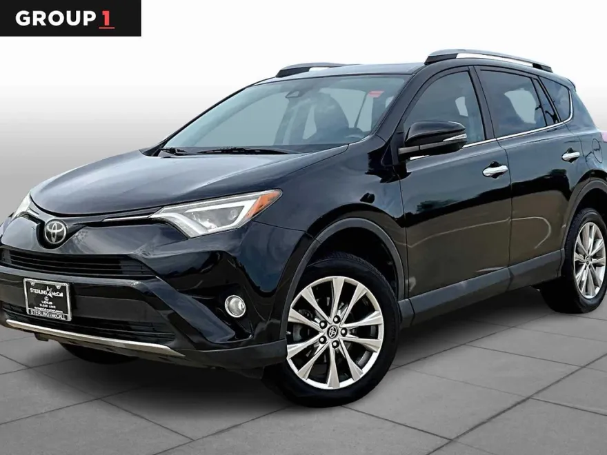 2018 Toyota RAV4 Limited photo 1