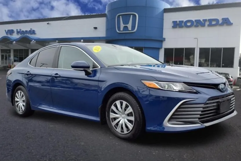 2023 Toyota Camry Hybrid LE photo 1