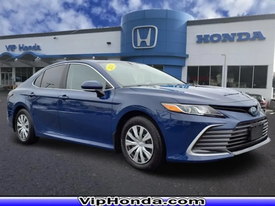 2023 Toyota Camry Hybrid LE photo 1