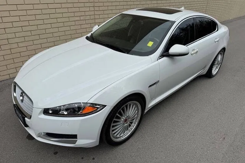 2015 Jaguar XF 3.0 photo 1