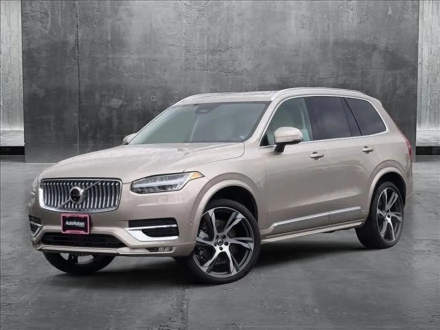 2025 Volvo XC90 Plus photo 1