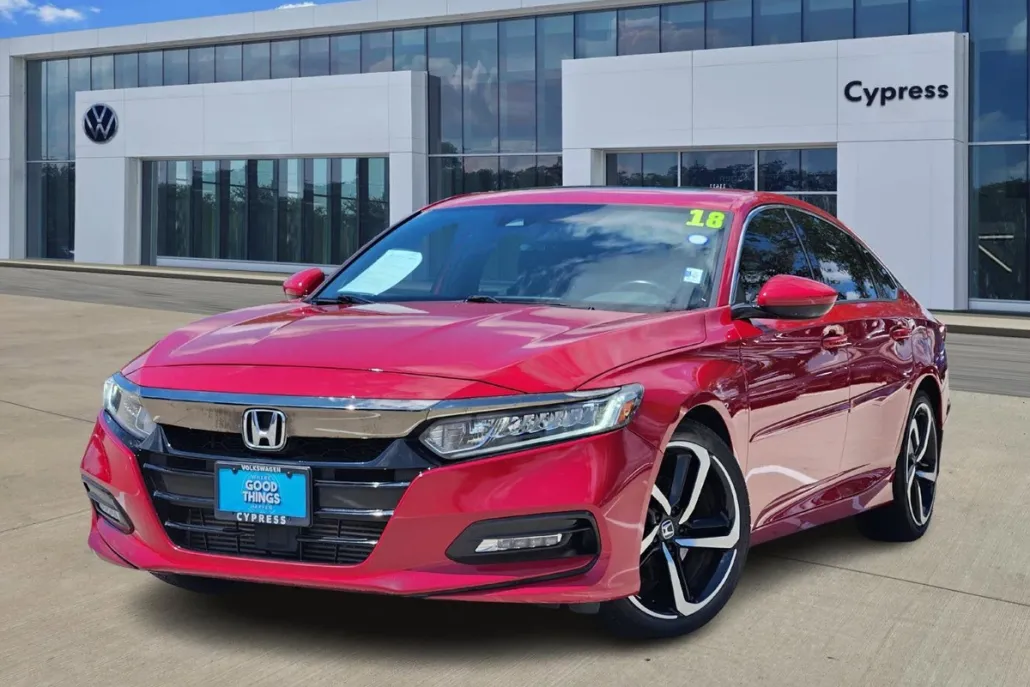 2018 Honda Accord Sport 2.0T photo 1