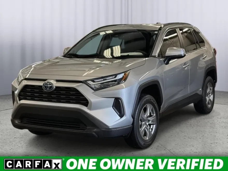 2024 Toyota RAV4 Hybrid XLE photo 1