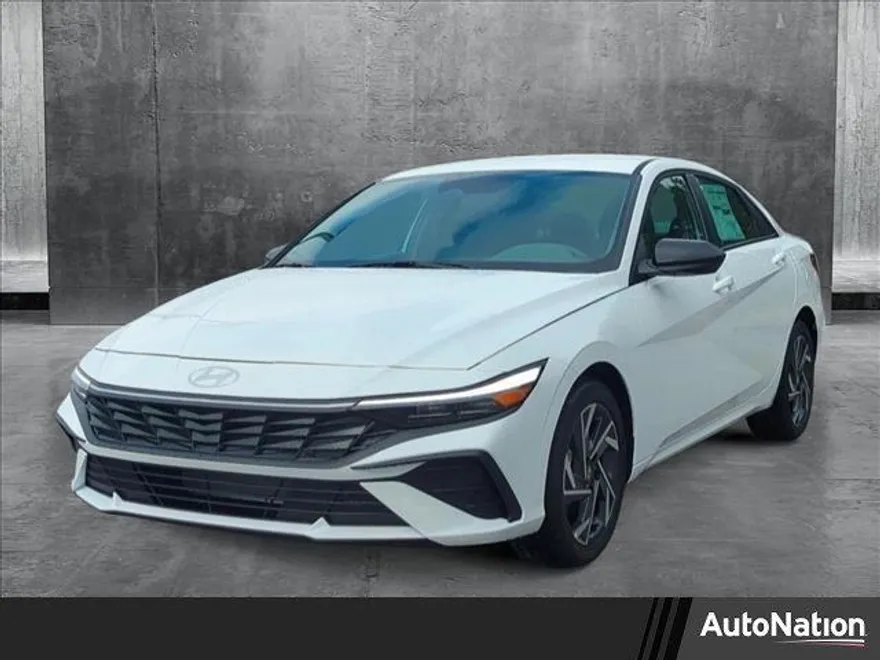 2025 Hyundai Elantra SEL Sport photo 1