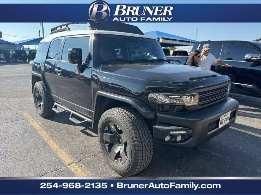 2007 Toyota FJ Cruiser Base photo 1