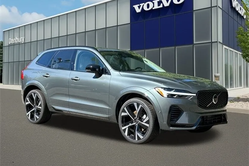 2026 Volvo XC60 Hybrid T8 photo 1