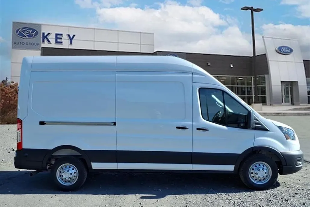2025 Ford Transit photo 1