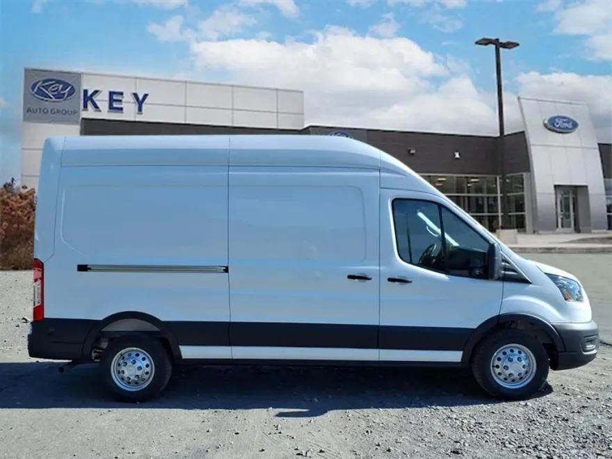 2025 Ford Transit photo 1
