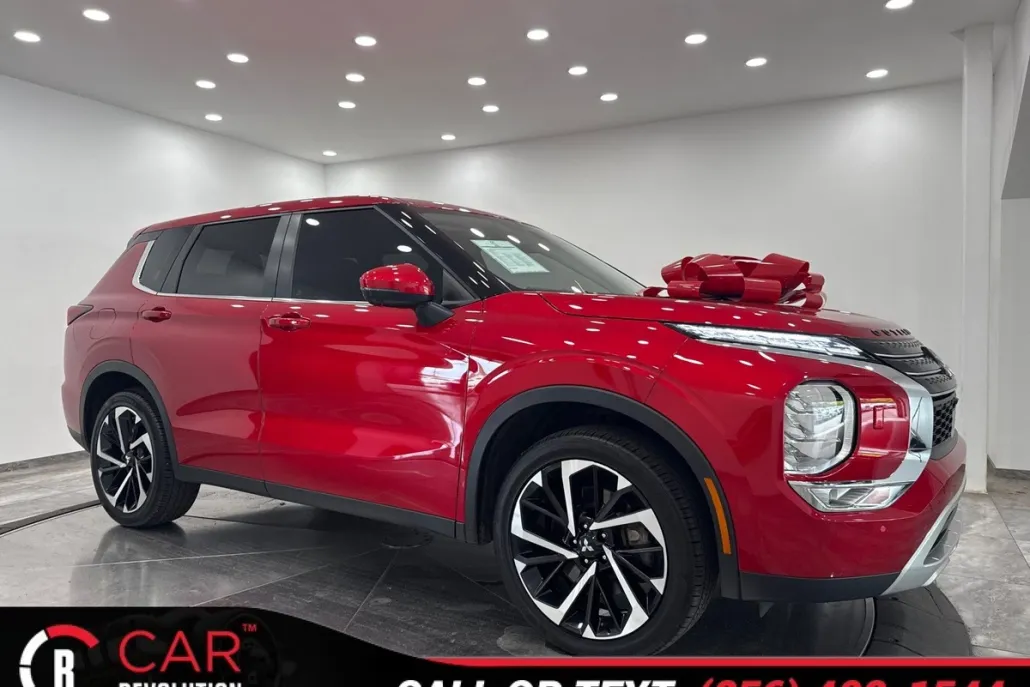 2024 Mitsubishi Outlander SE photo 1