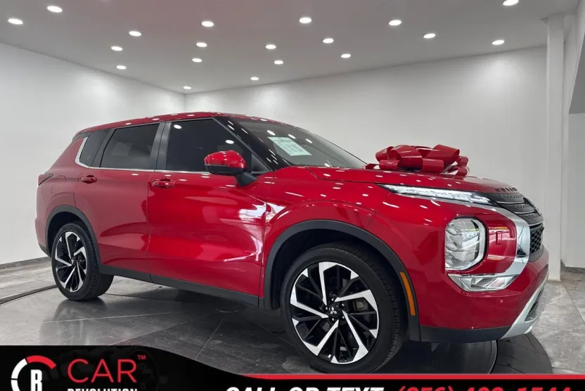 2024 Mitsubishi Outlander SE photo 1