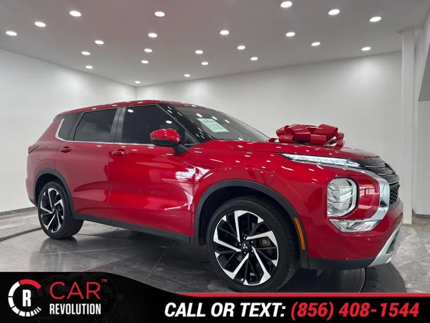2024 Mitsubishi Outlander SE photo 1