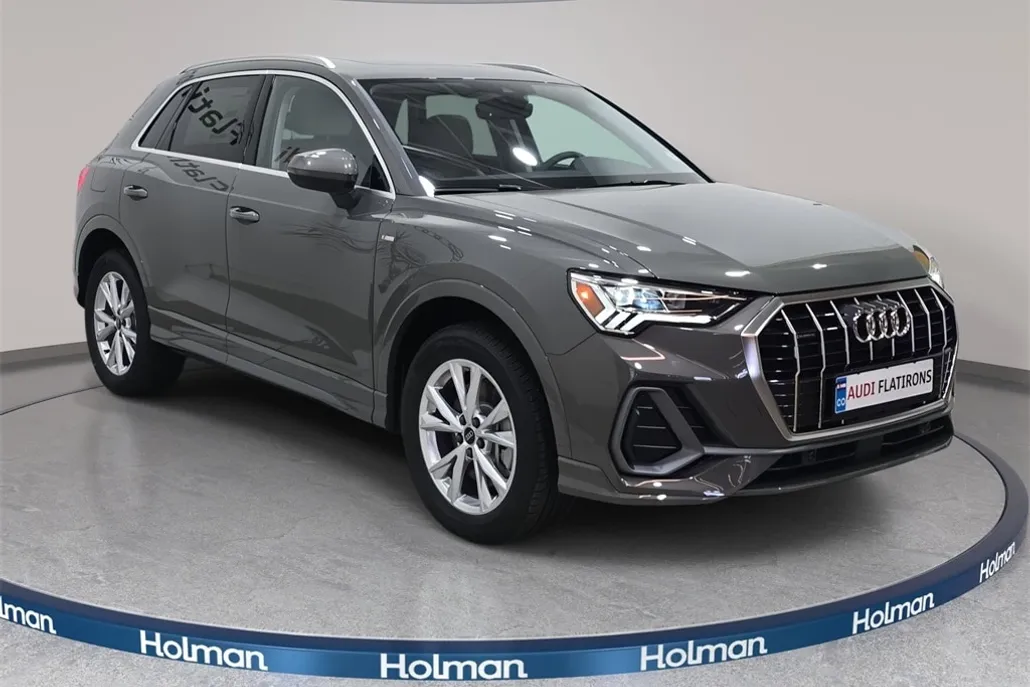 2025 Audi Q3 45 TFSI S line Premium Plus photo 1