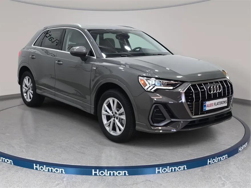 2025 Audi Q3 45 TFSI S line Premium Plus photo 1