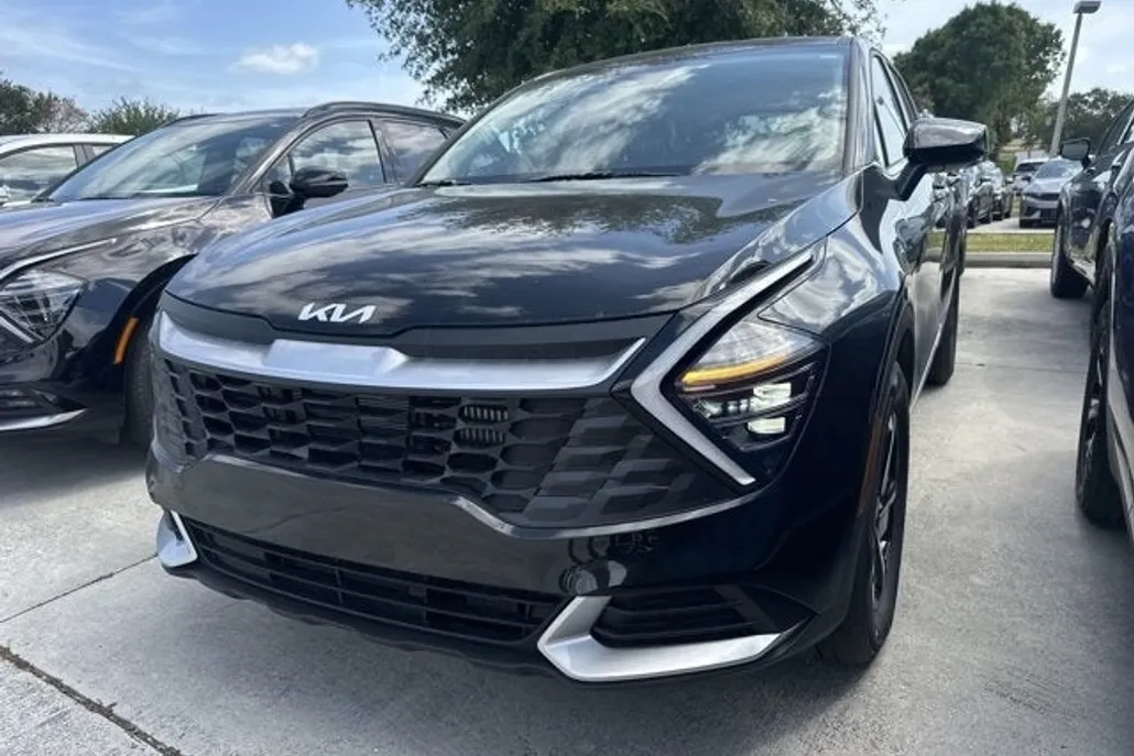 2025 Kia Sportage Hybrid LX photo 1