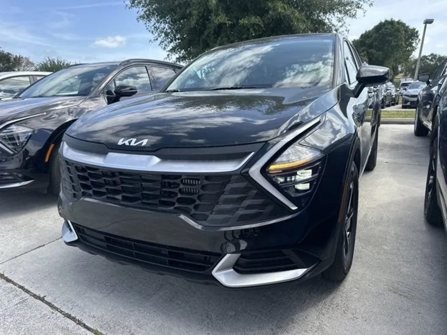2025 Kia Sportage Hybrid LX photo 1