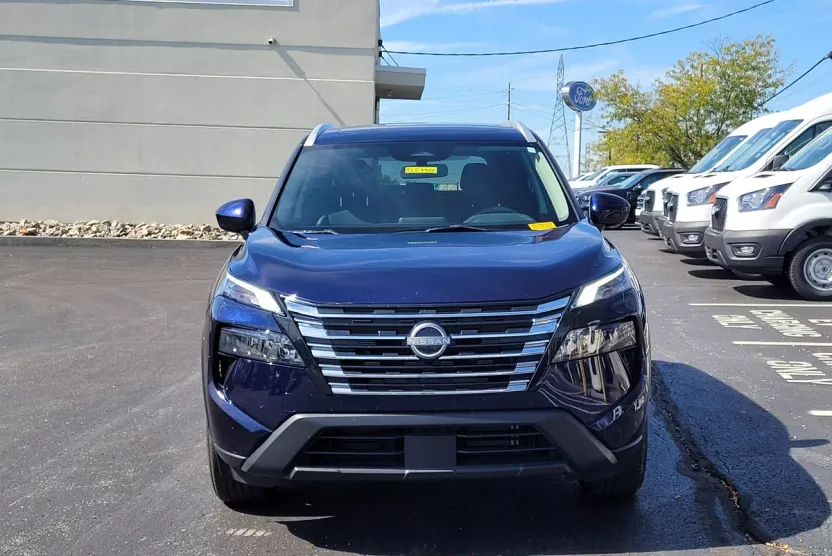 2024 Nissan Rogue SV photo 1