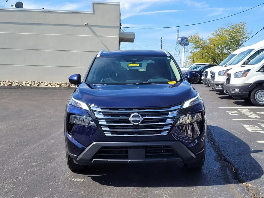 2024 Nissan Rogue SV photo 1
