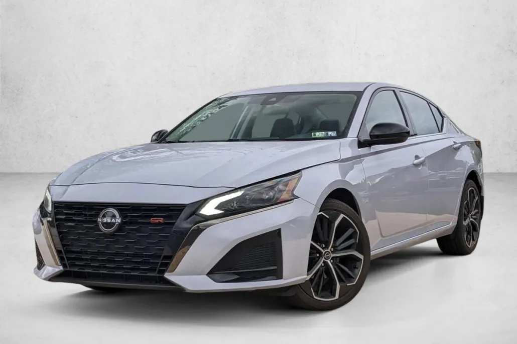 2024 Nissan Altima 2.5 SR photo 1